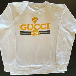 Vintage 1990’s Bootleg Crewneck Sweater White Yellow Print Measures Size Medium